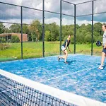 Waterside Luxury Escape Ferienhaus