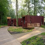 Waterside Luxury Escape Ferienhaus